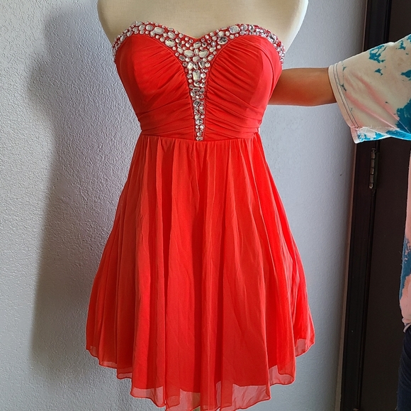 Dresses & Skirts - 💫New orange strapless dress
